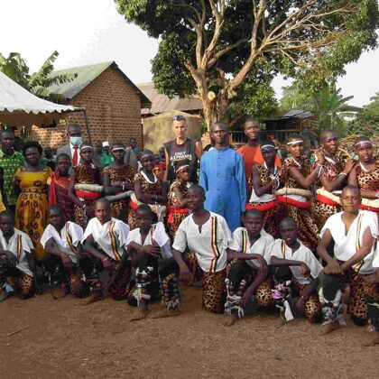 mit offiziellen nach einer schulfeier